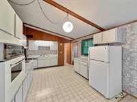 1460 Bolkinwood Drive, Freeport, IL 61032