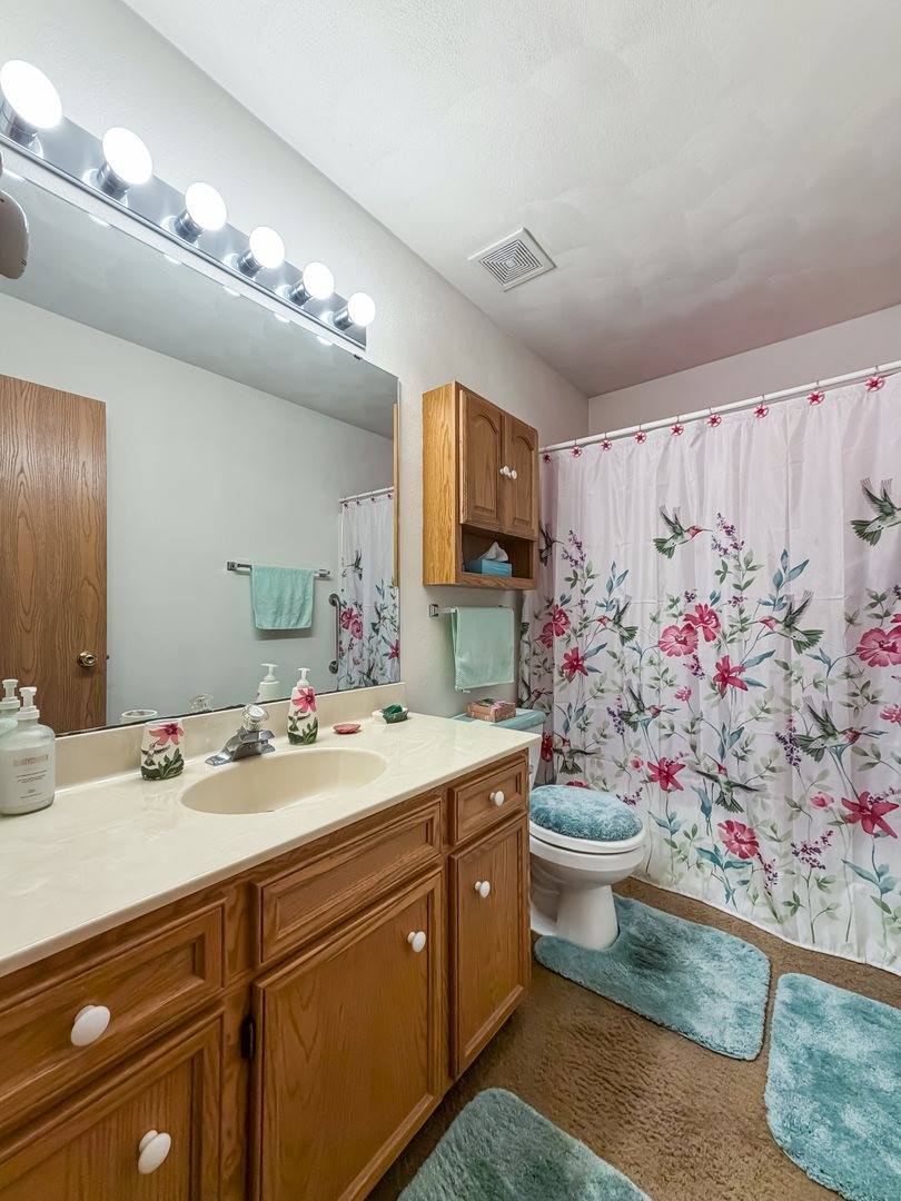 7438 Ashton Villa, Rockford, IL 61107