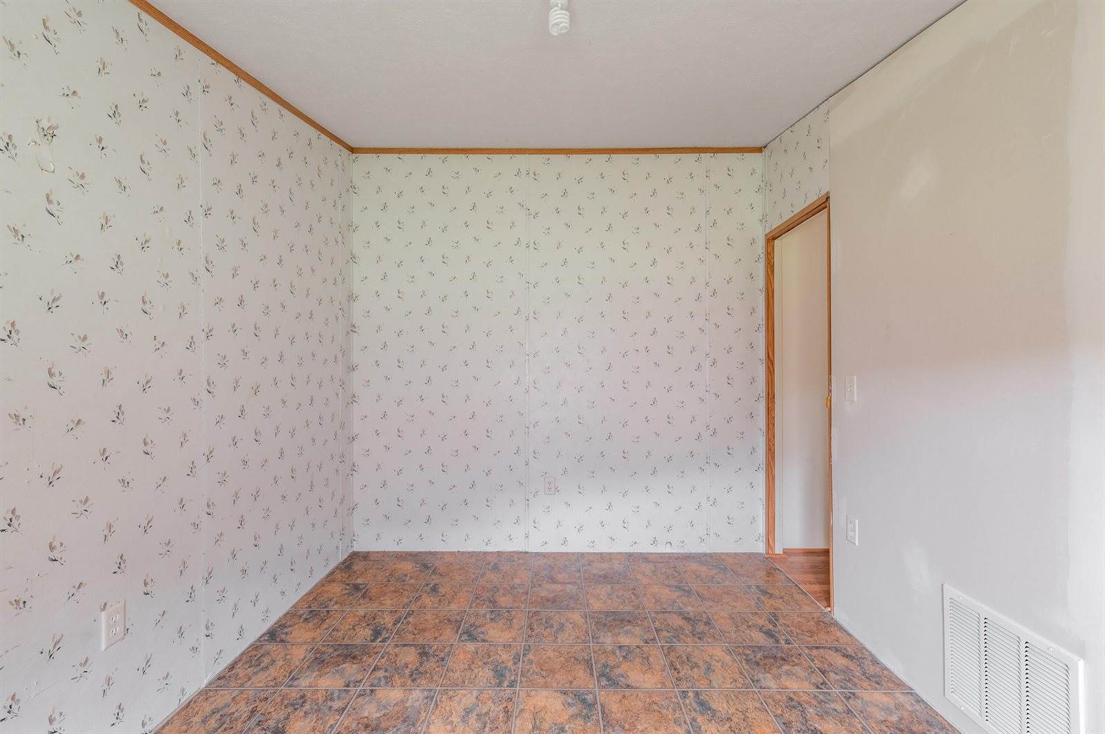 2290 Western Avenue, Newburgh, ME 04444