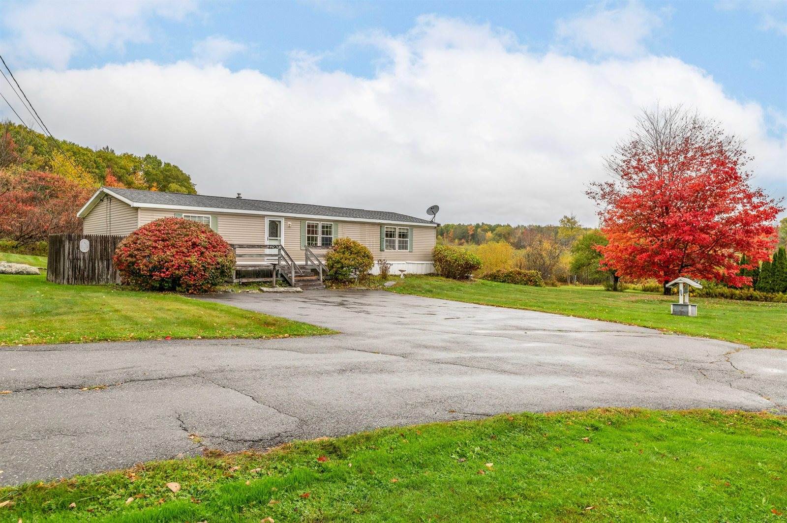 2290 Western Avenue, Newburgh, ME 04444