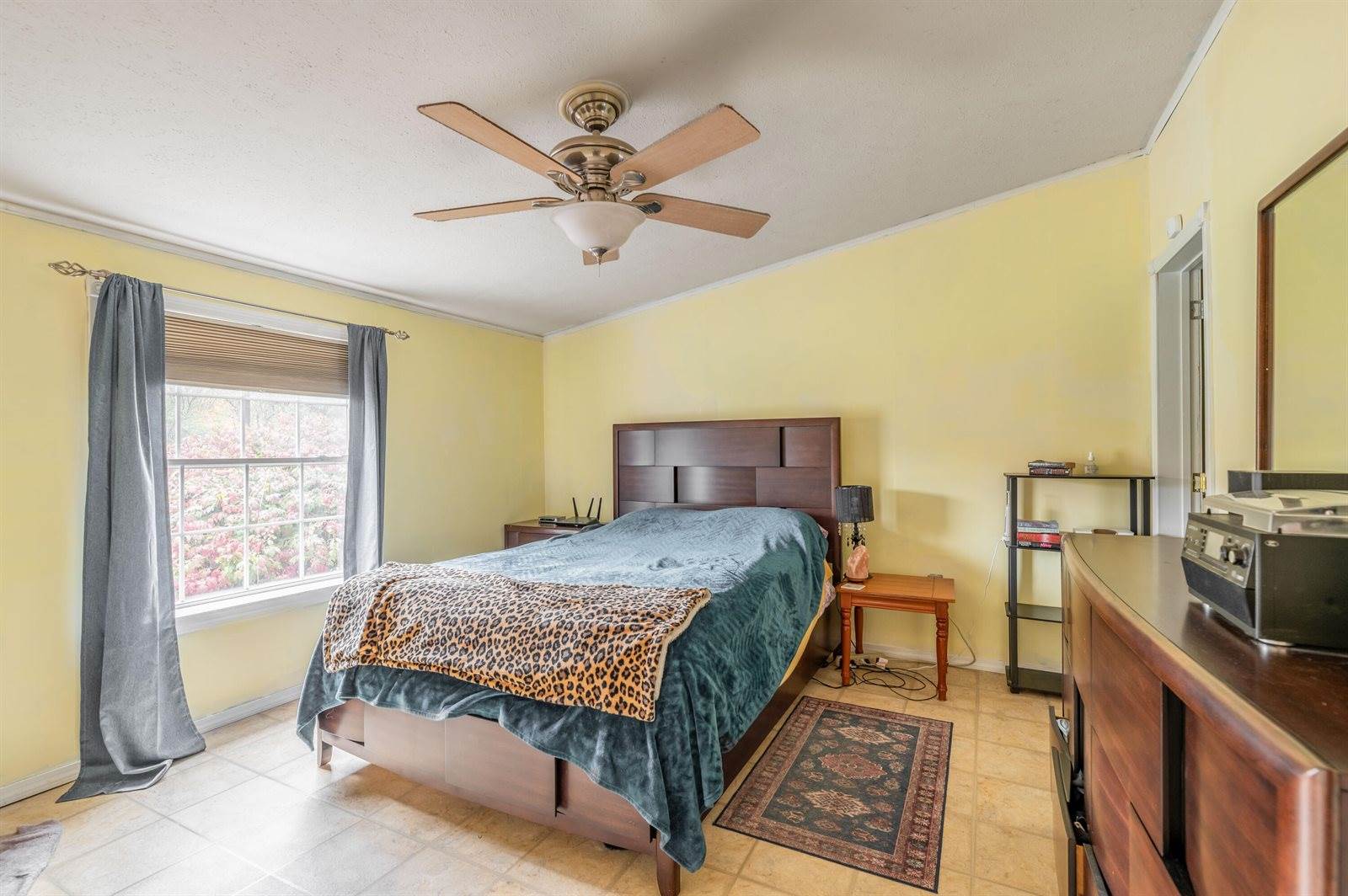 2290 Western Avenue, Newburgh, ME 04444