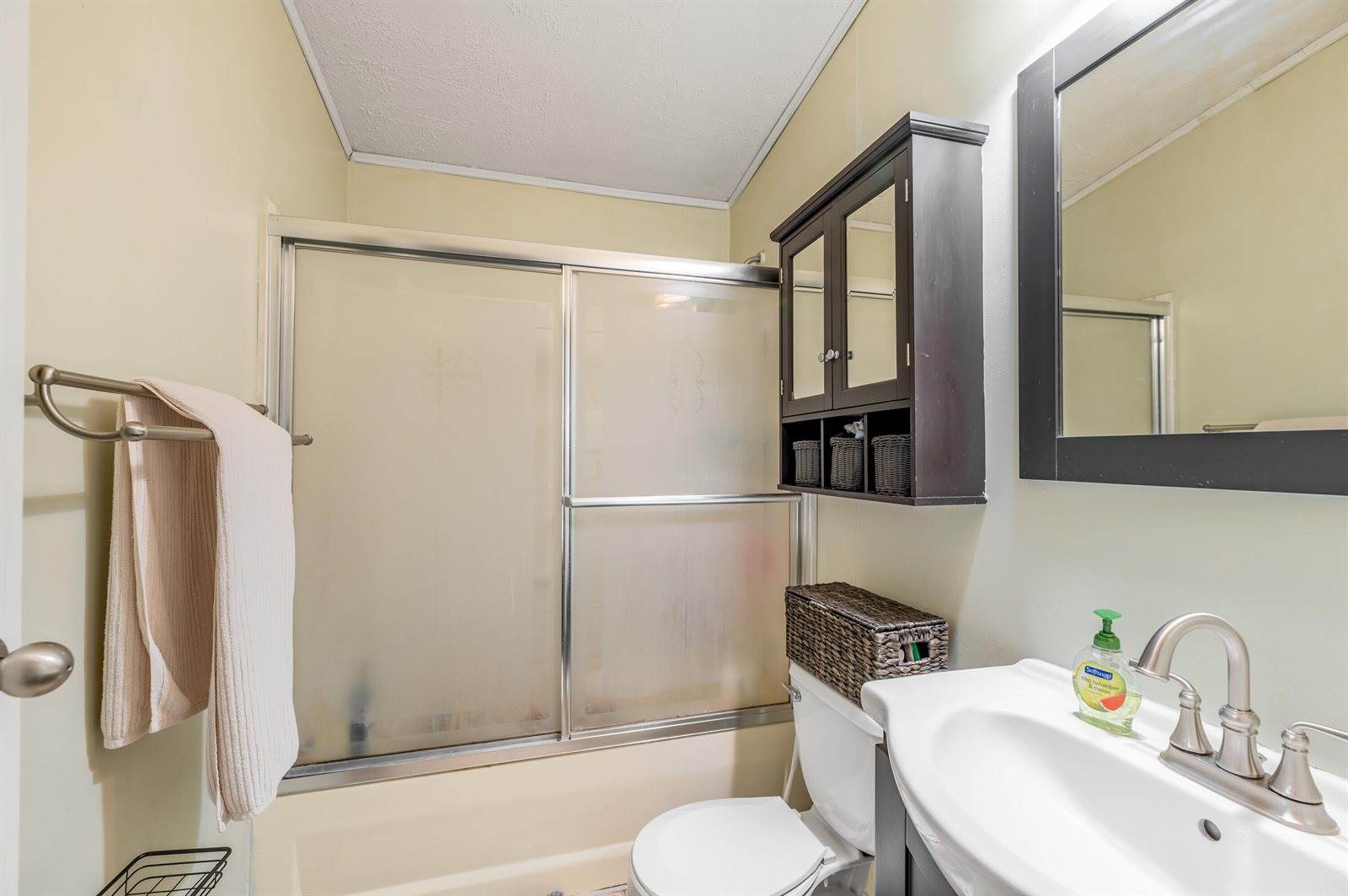 2290 Western Avenue, Newburgh, ME 04444