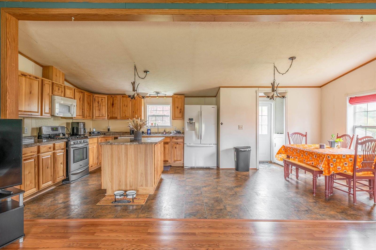 2290 Western Avenue, Newburgh, ME 04444