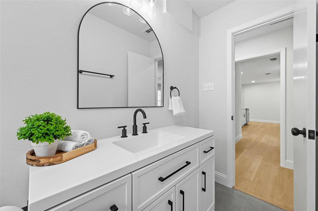 5308 Ira Street, Haltom City, TX 76117