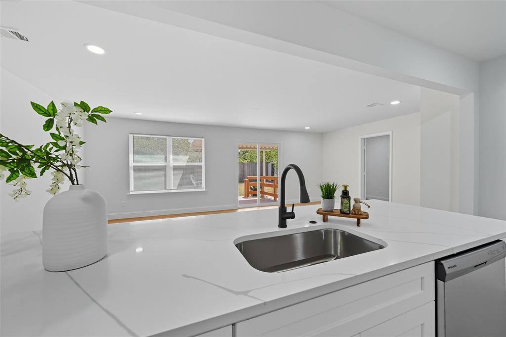 5308 Ira Street, Haltom City, TX 76117