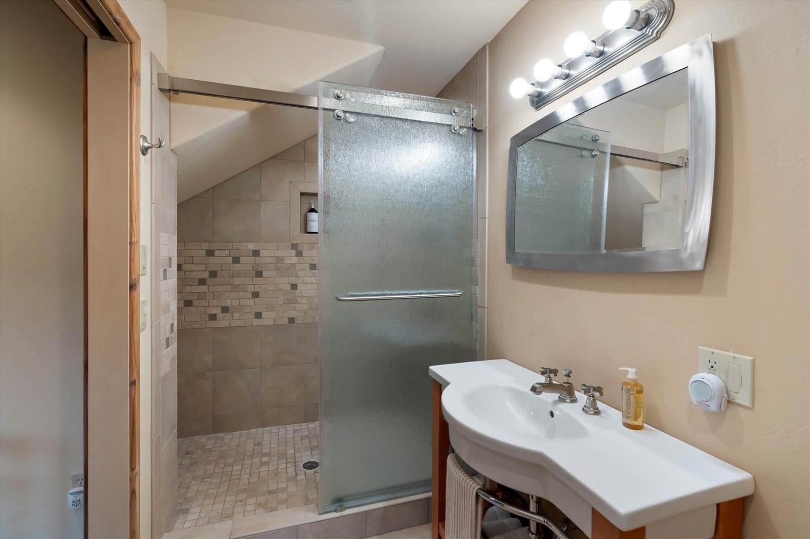 661 Latigo Lane, Bigfork, MT 59911