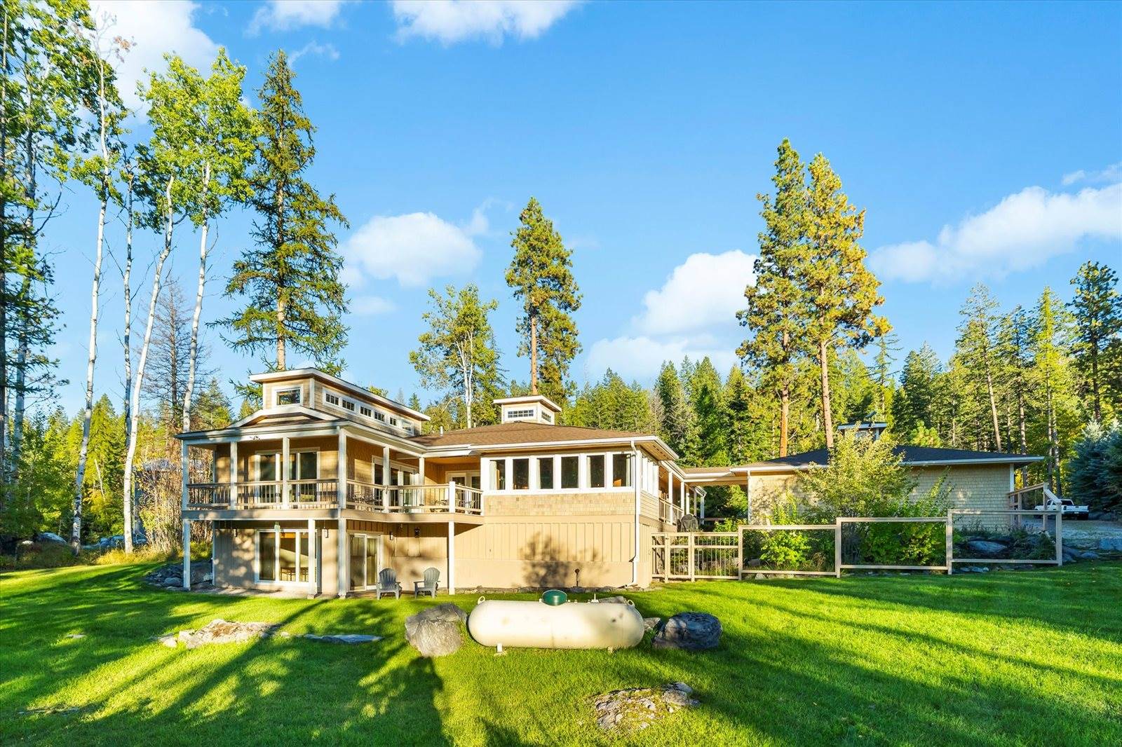 661 Latigo Lane, Bigfork, MT 59911