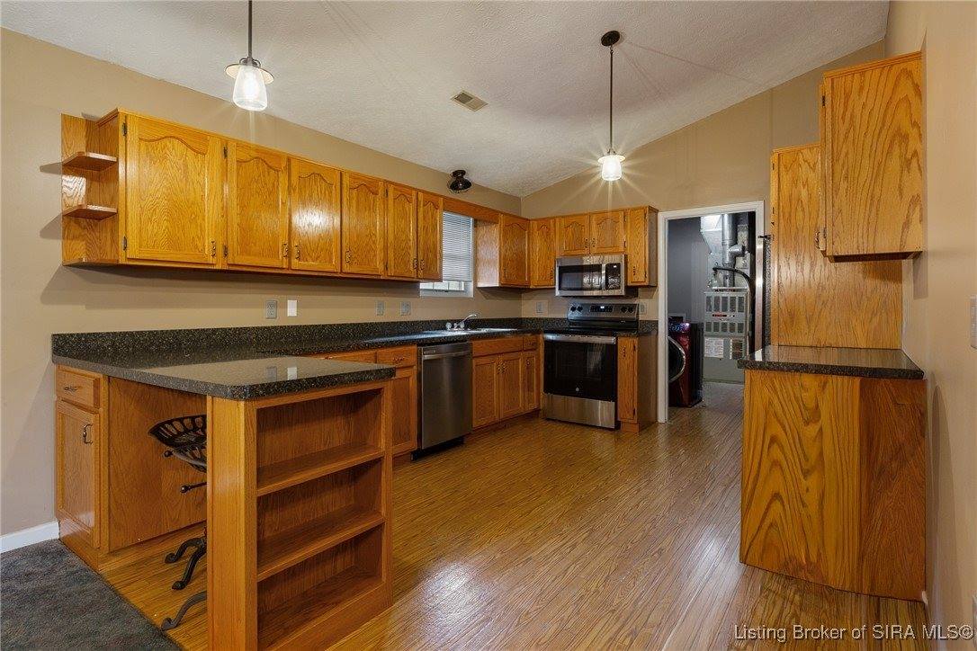 951 York Road, Scottsburg, IN 47170