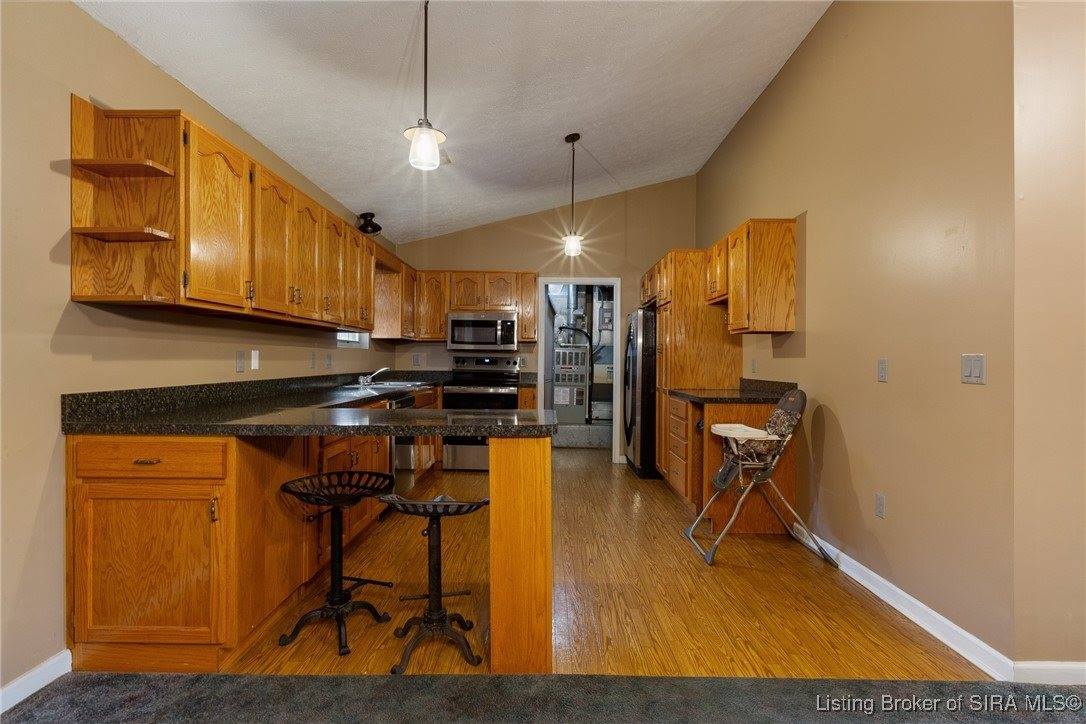 951 York Road, Scottsburg, IN 47170