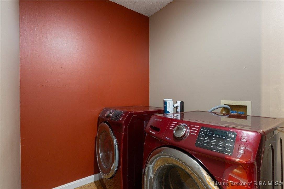 951 York Road, Scottsburg, IN 47170