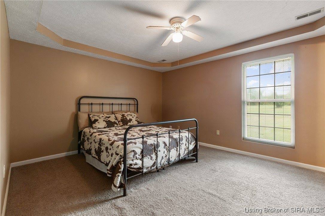 951 York Road, Scottsburg, IN 47170