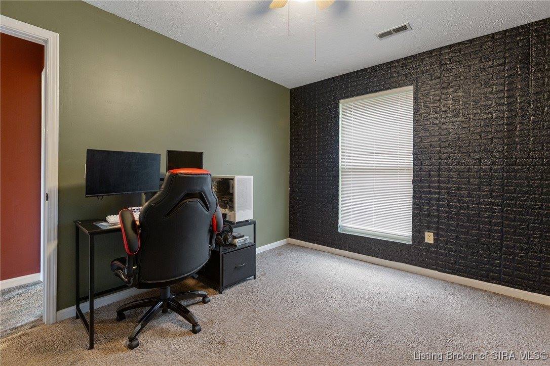 951 York Road, Scottsburg, IN 47170