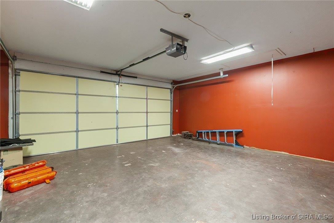 951 York Road, Scottsburg, IN 47170