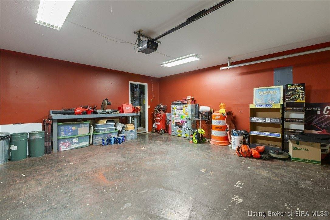 951 York Road, Scottsburg, IN 47170