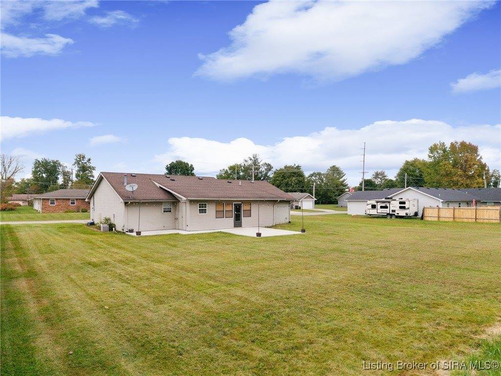 951 York Road, Scottsburg, IN 47170