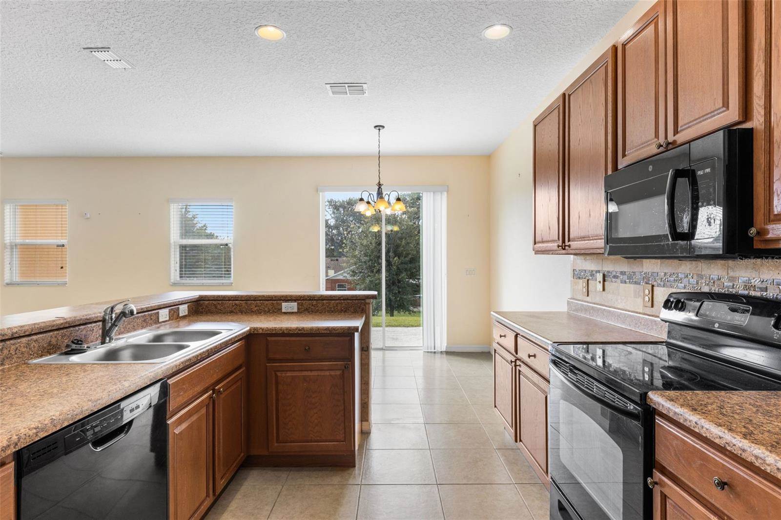 1860 Piedmont Court, Mascotte, FL 34753