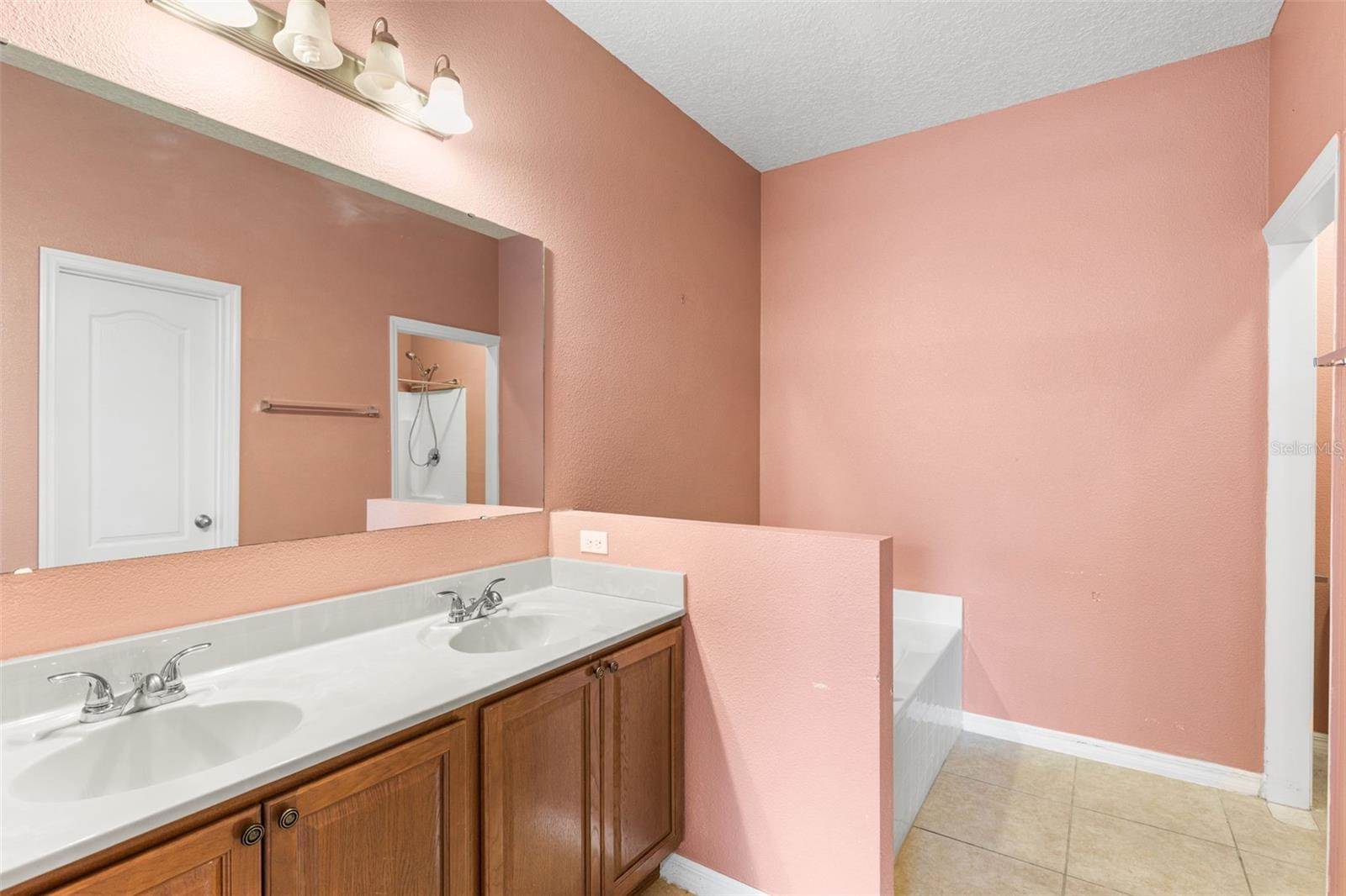 1860 Piedmont Court, Mascotte, FL 34753