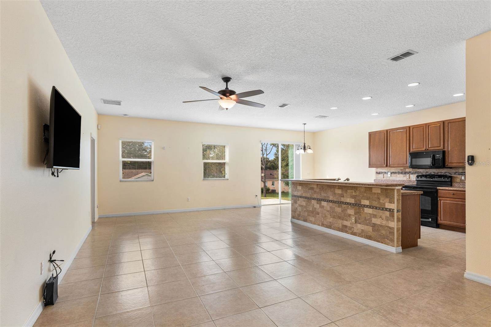 1860 Piedmont Court, Mascotte, FL 34753