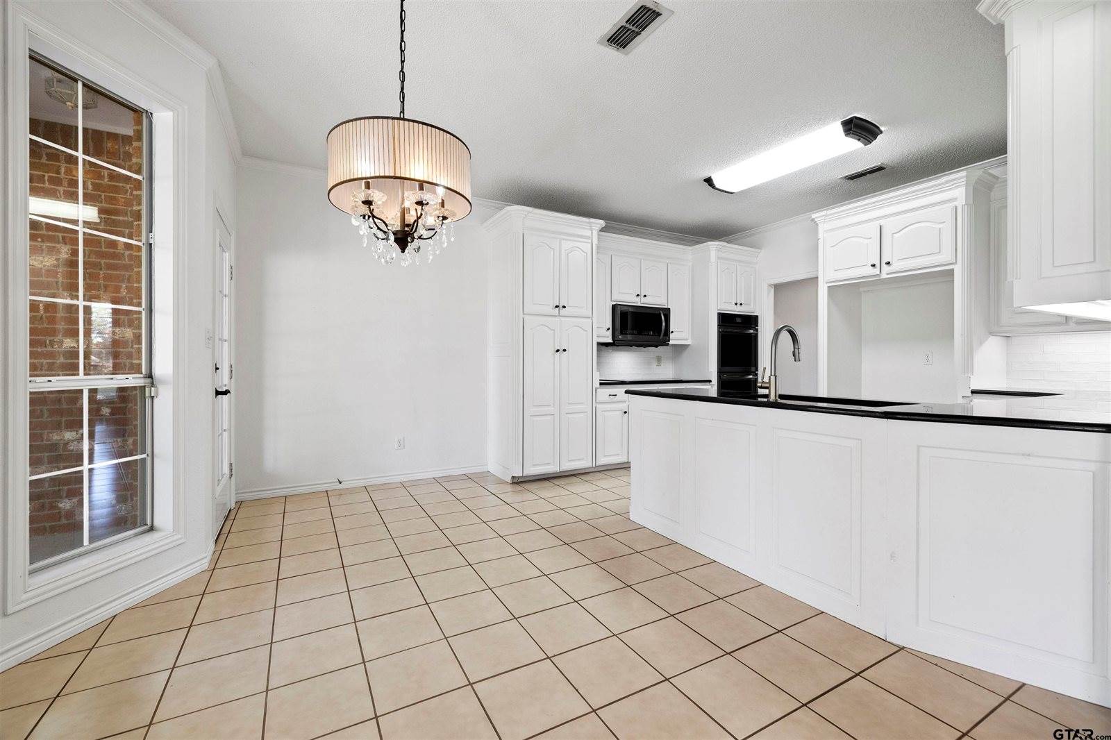 108 Saint Andrews Circle, Hideaway, TX 75771