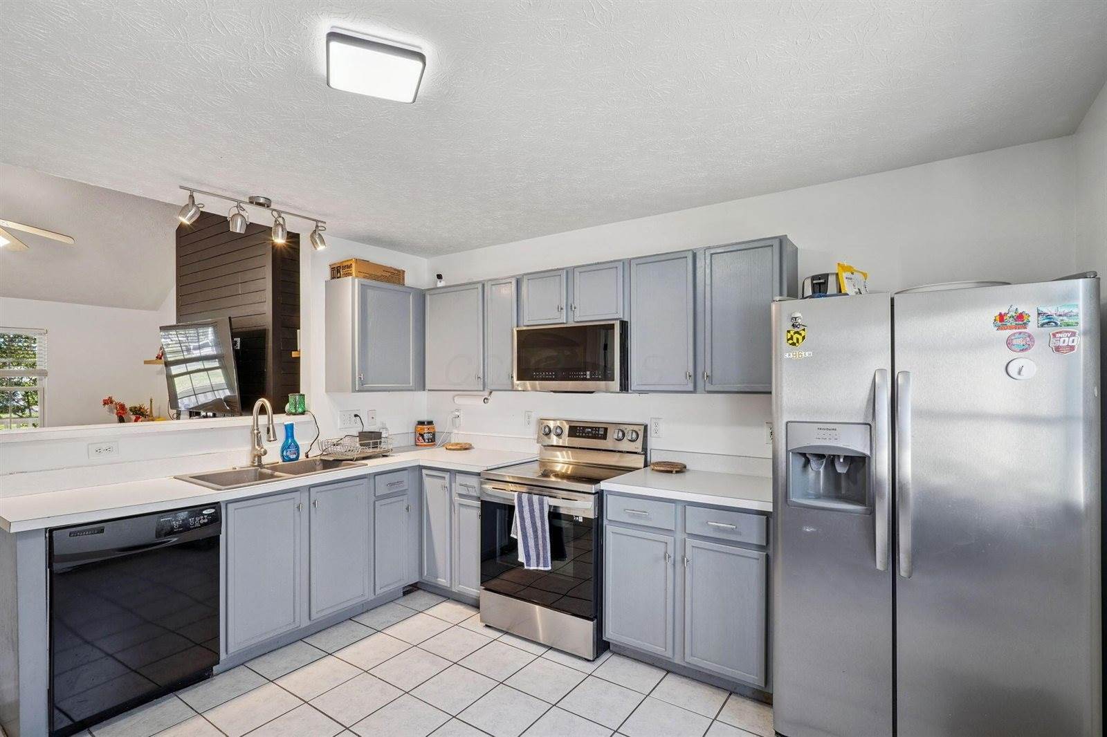 3741 Bill Of Rights Square, Columbus, OH 43207