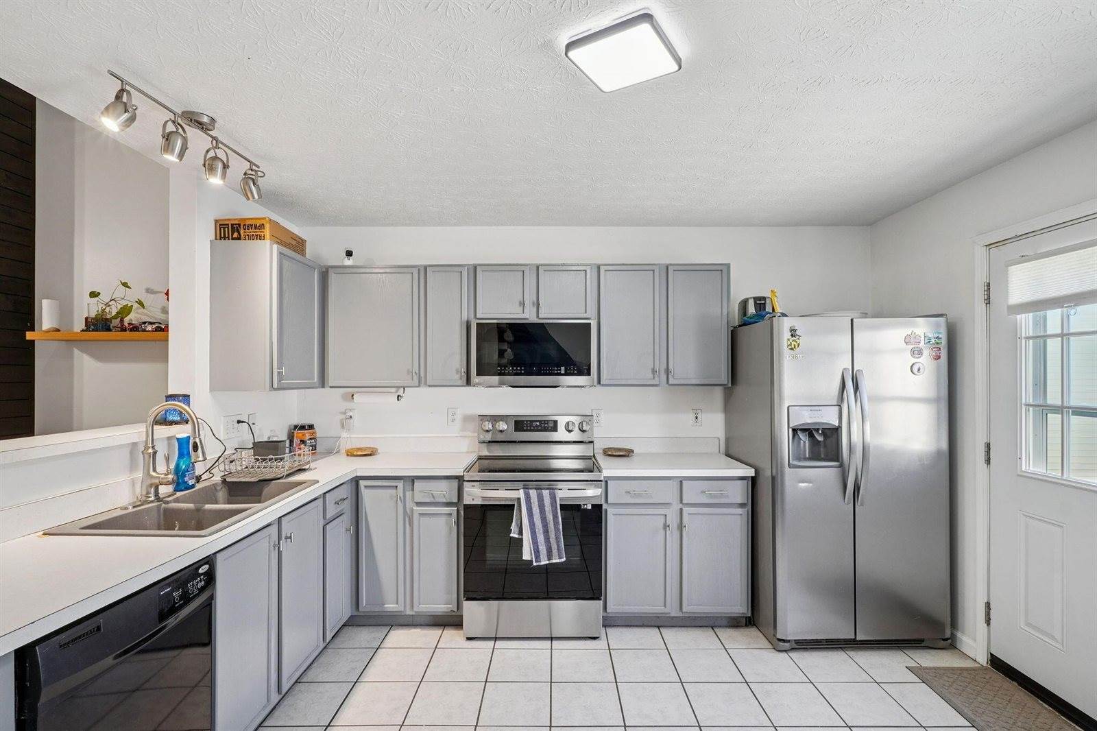 3741 Bill Of Rights Square, Columbus, OH 43207