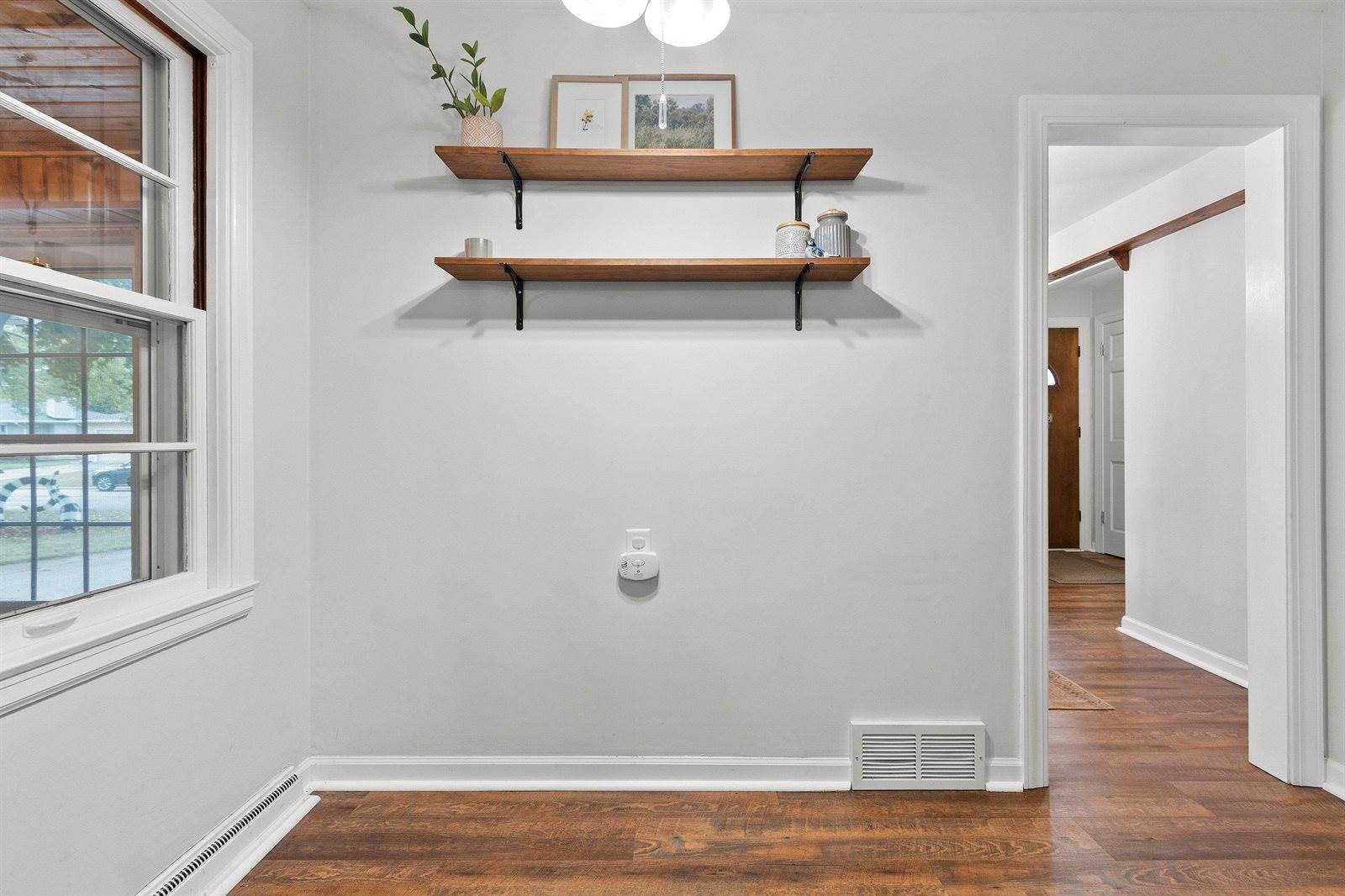 156 Custer Court, Green Bay, WI 54301