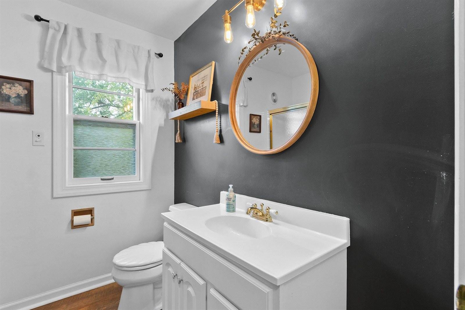 156 Custer Court, Green Bay, WI 54301