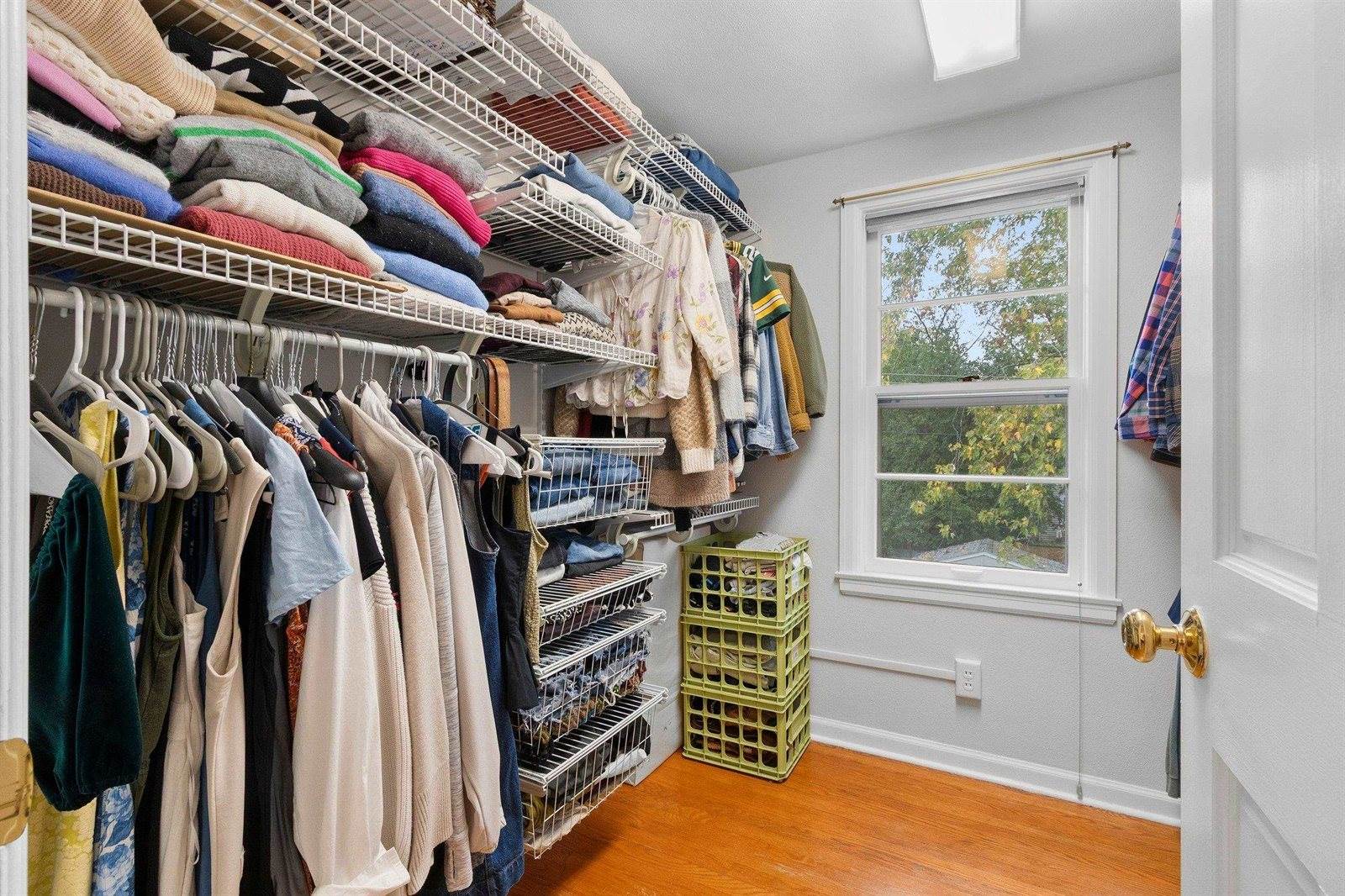 156 Custer Court, Green Bay, WI 54301