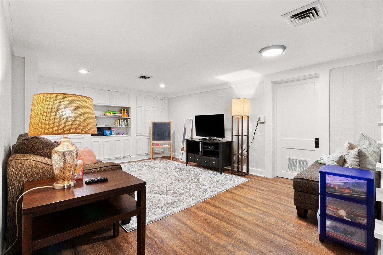 156 Custer Court, Green Bay, WI 54301