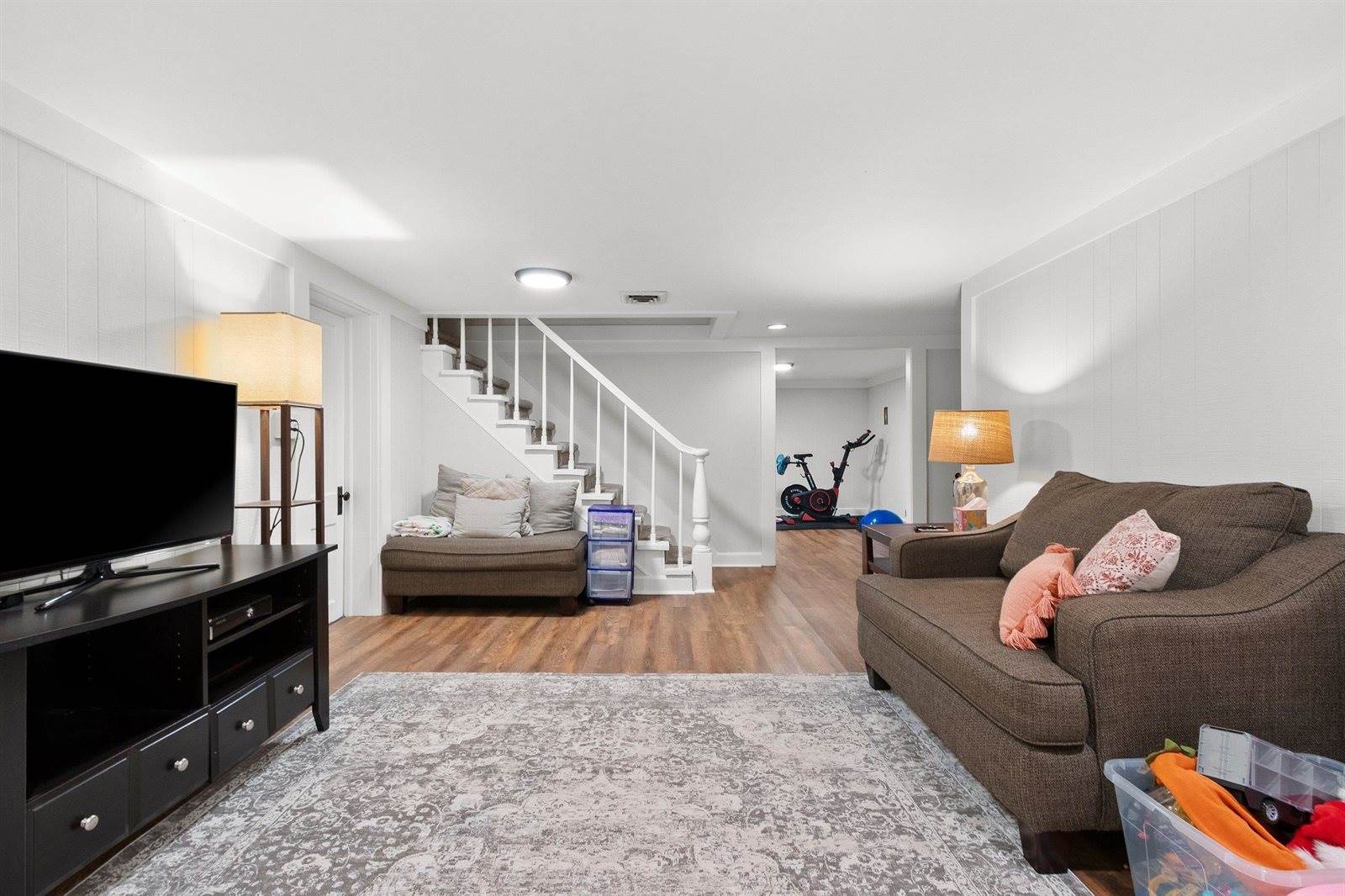 156 Custer Court, Green Bay, WI 54301