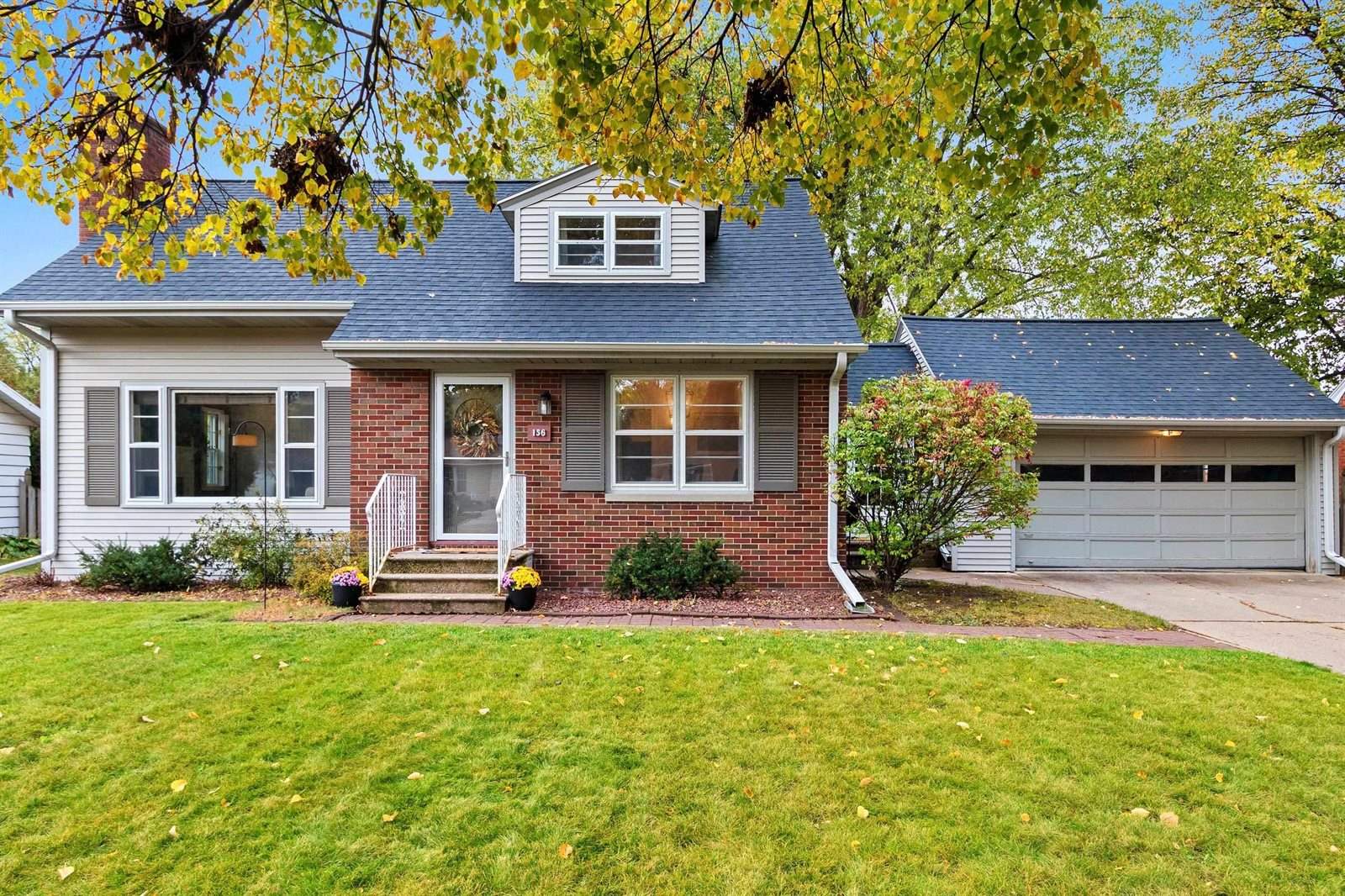 156 Custer Court, Green Bay, WI 54301