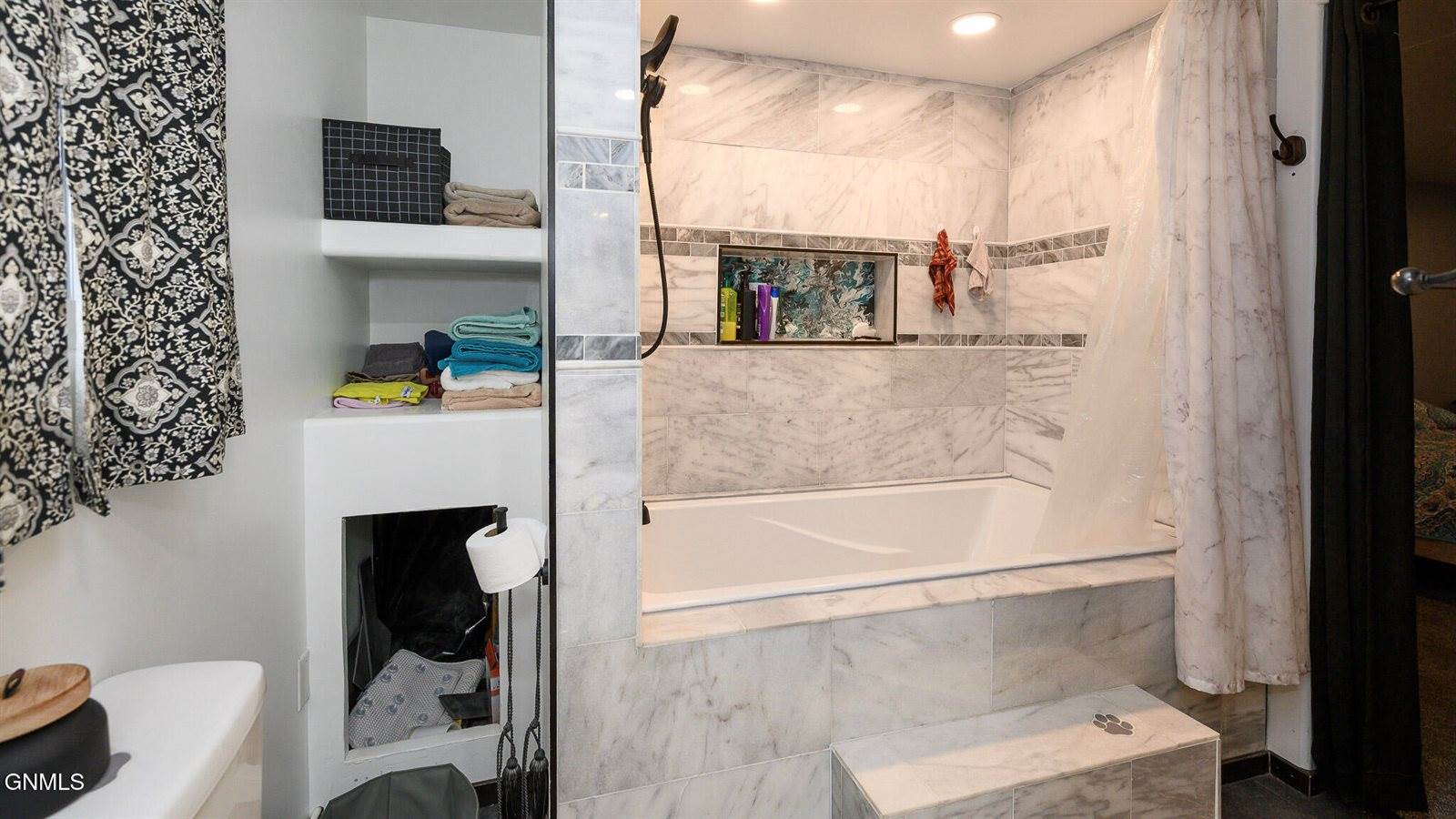 1232 Custer Drive, Washburn, ND 58577