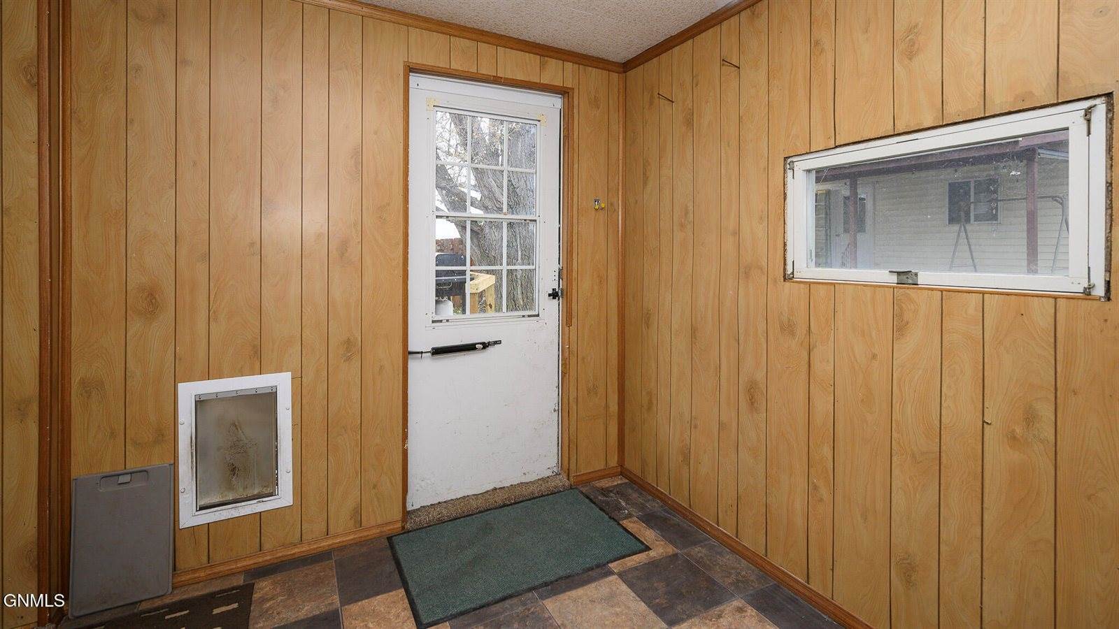 1232 Custer Drive, Washburn, ND 58577