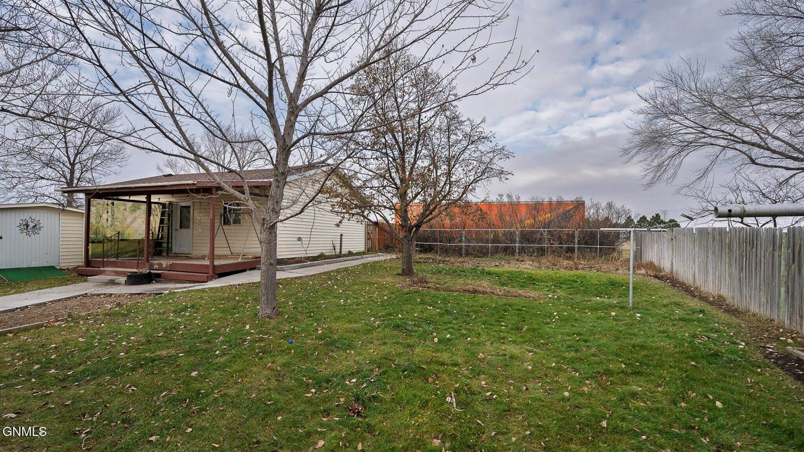 1232 Custer Drive, Washburn, ND 58577