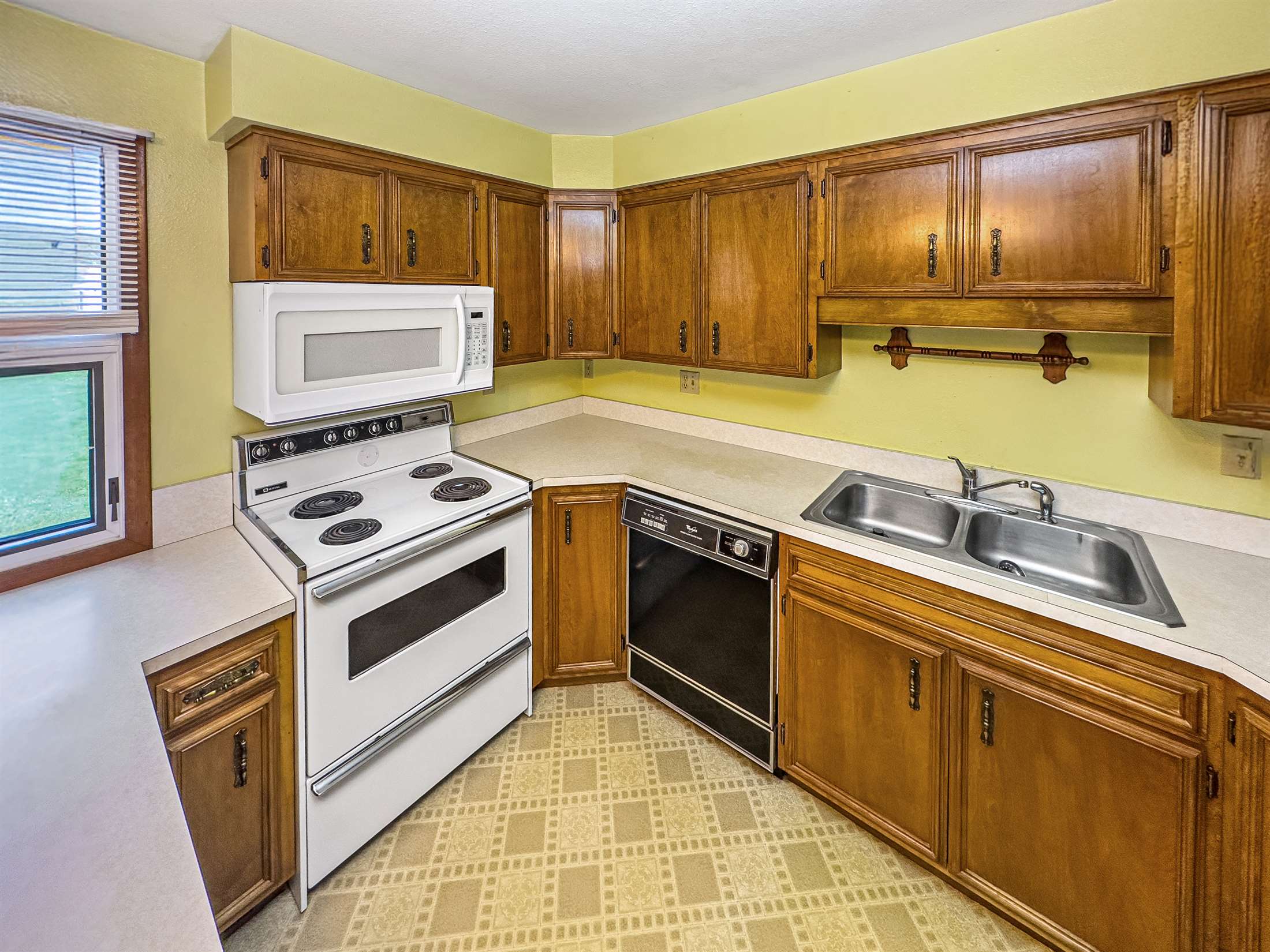 802 15th Ave W, Williston, ND 58801