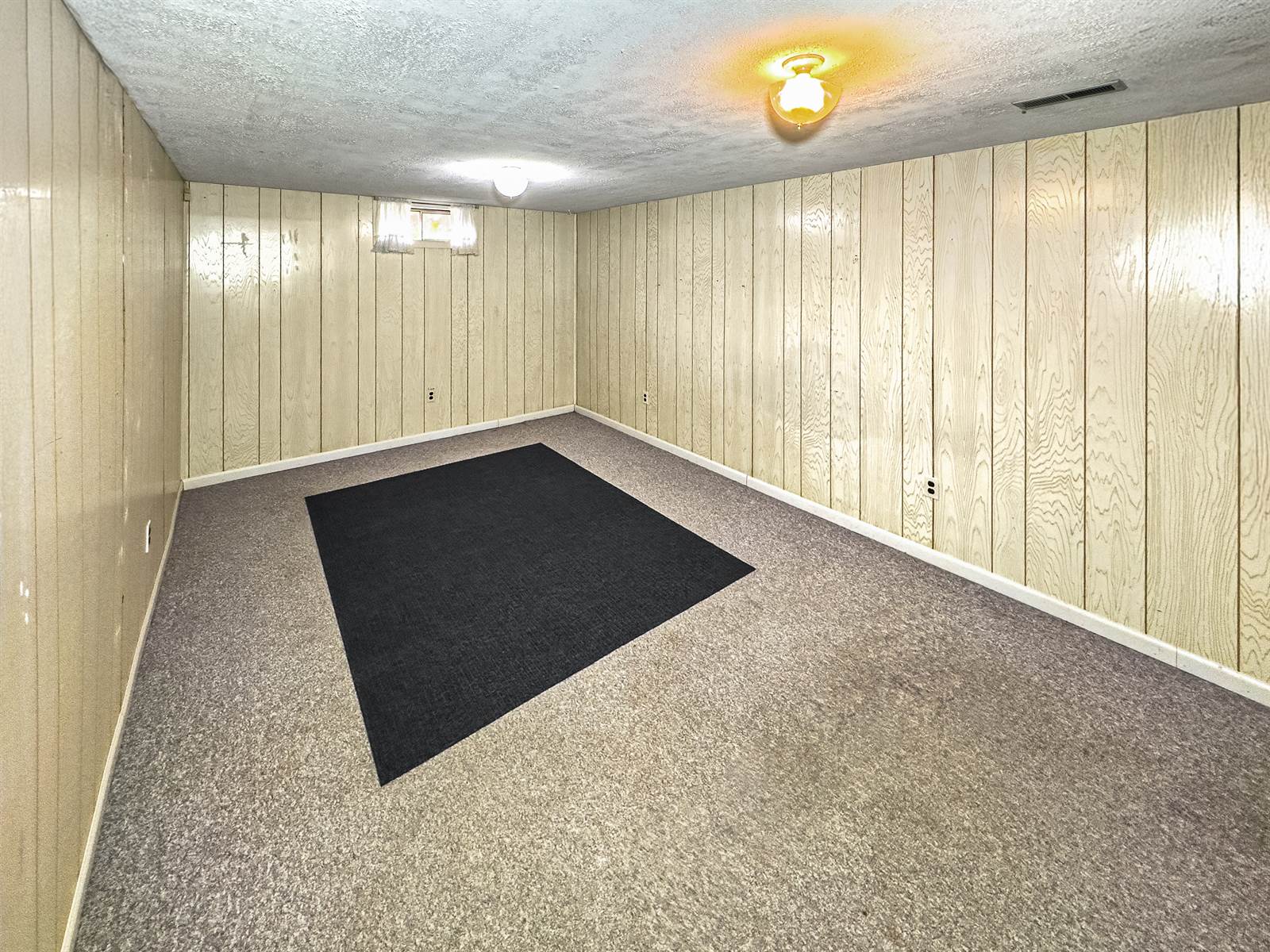 802 15th Ave W, Williston, ND 58801