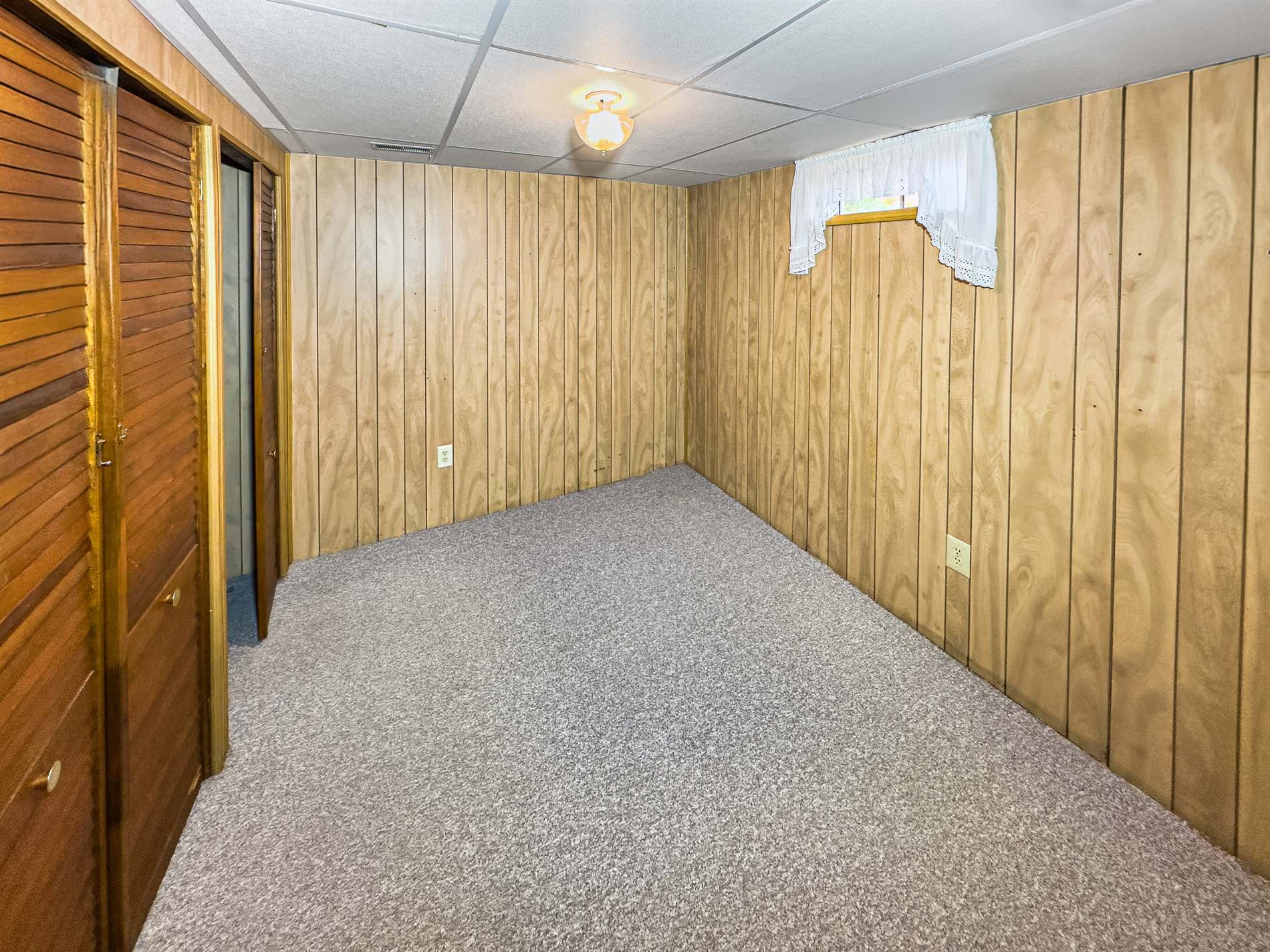 802 15th Ave W, Williston, ND 58801