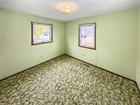 802 15th Ave W, Williston, ND 58801