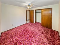 802 15th Ave W, Williston, ND 58801