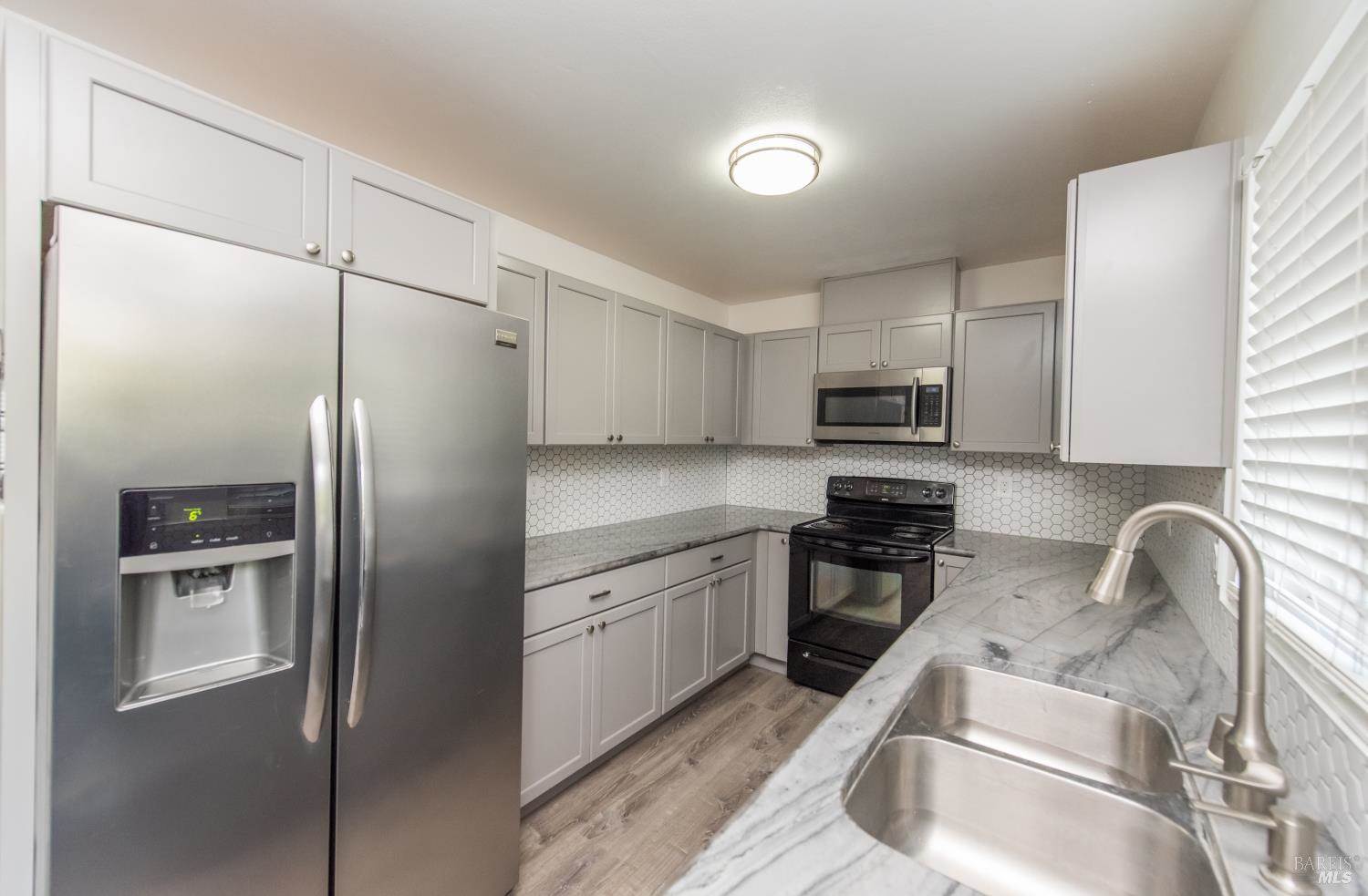 374 Gate Way, Santa Rosa, CA 95401