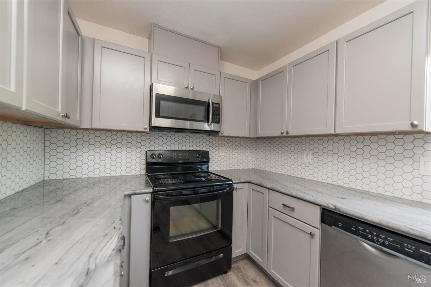 374 Gate Way, Santa Rosa, CA 95401