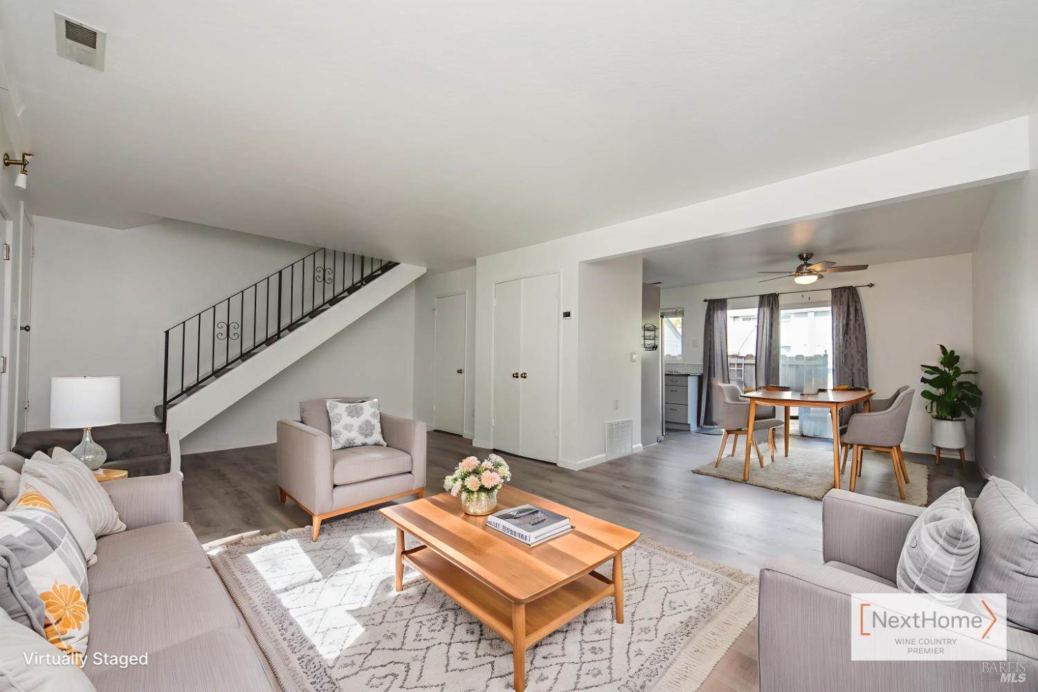 374 Gate Way, Santa Rosa, CA 95401