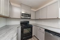 374 Gate Way, Santa Rosa, CA 95401