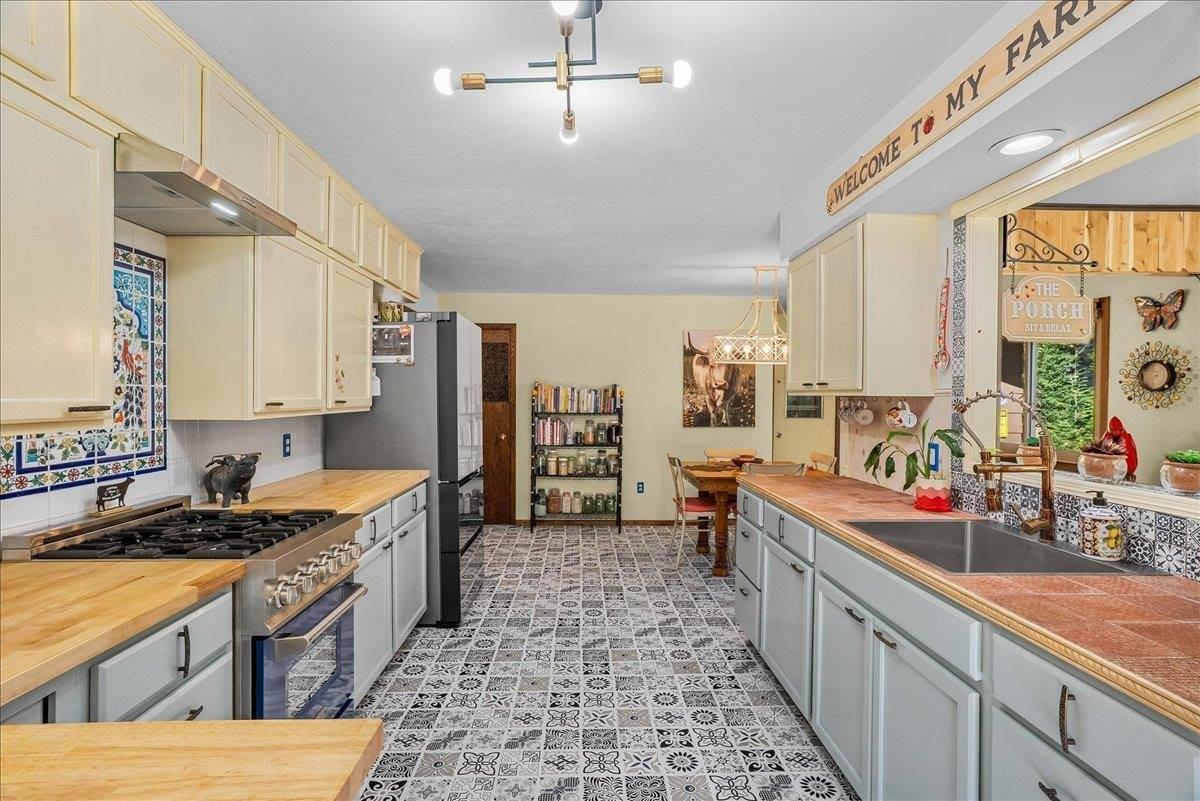 1132 W Ridge Road, Marshfield, WI 54449