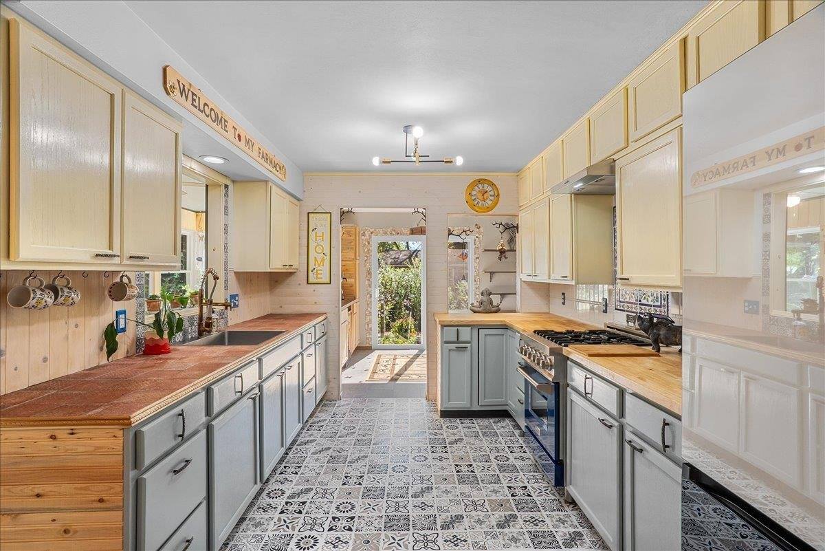 1132 W Ridge Road, Marshfield, WI 54449