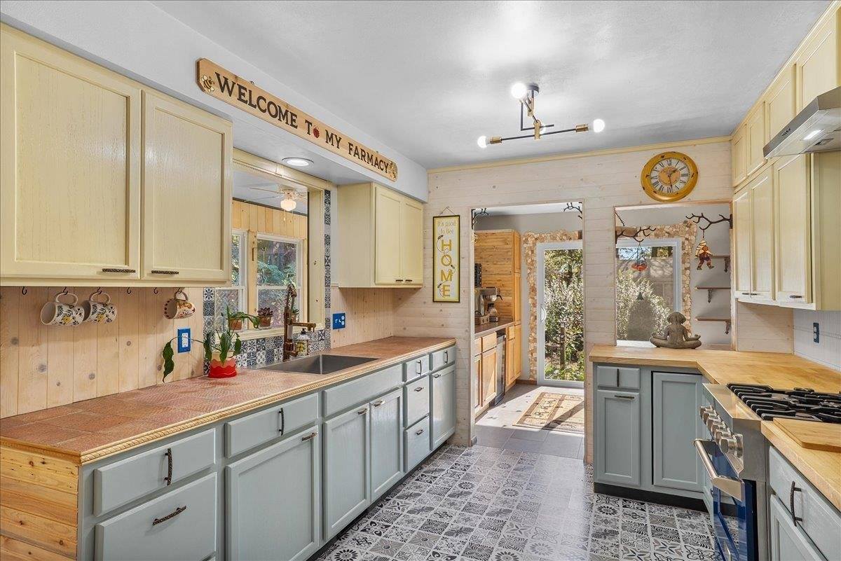 1132 W Ridge Road, Marshfield, WI 54449