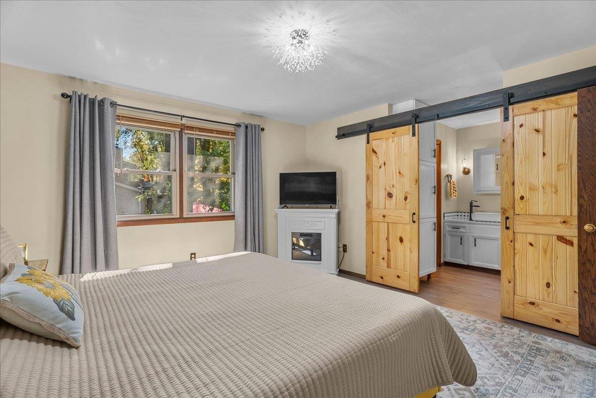 1132 W Ridge Road, Marshfield, WI 54449