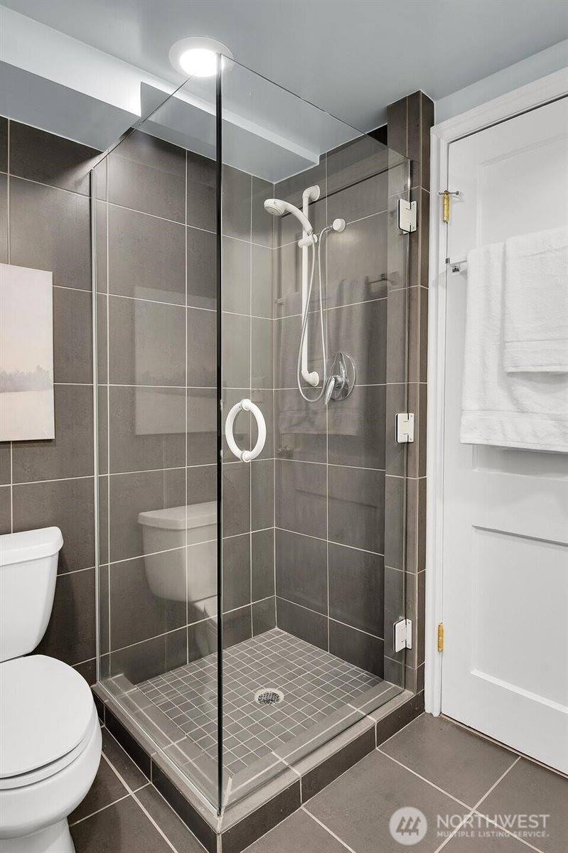 5608 34th Avenue NW, Seattle, WA 98107