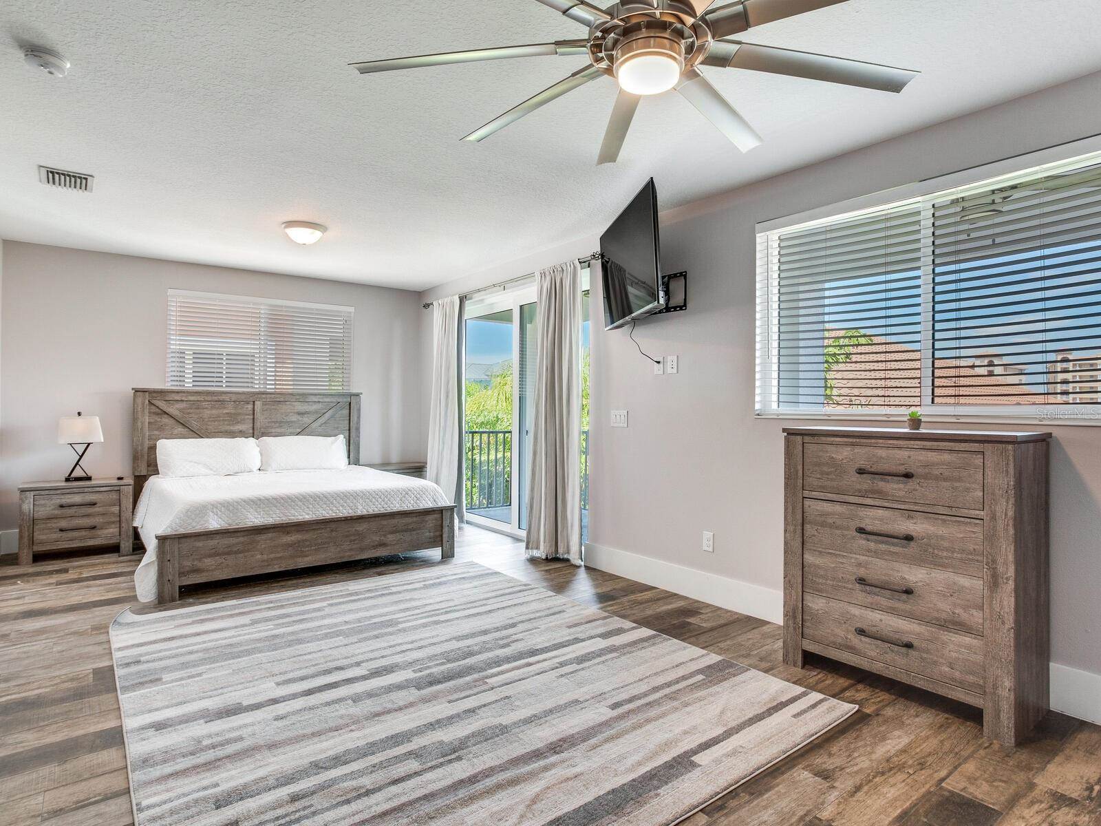 156 175TH Avenue East, Redington Shores, FL 33708