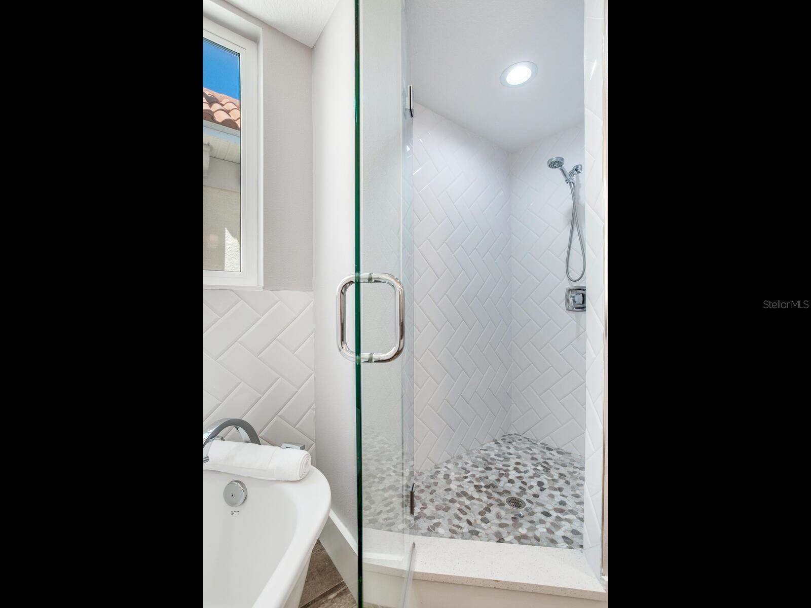 156 175TH Avenue East, Redington Shores, FL 33708